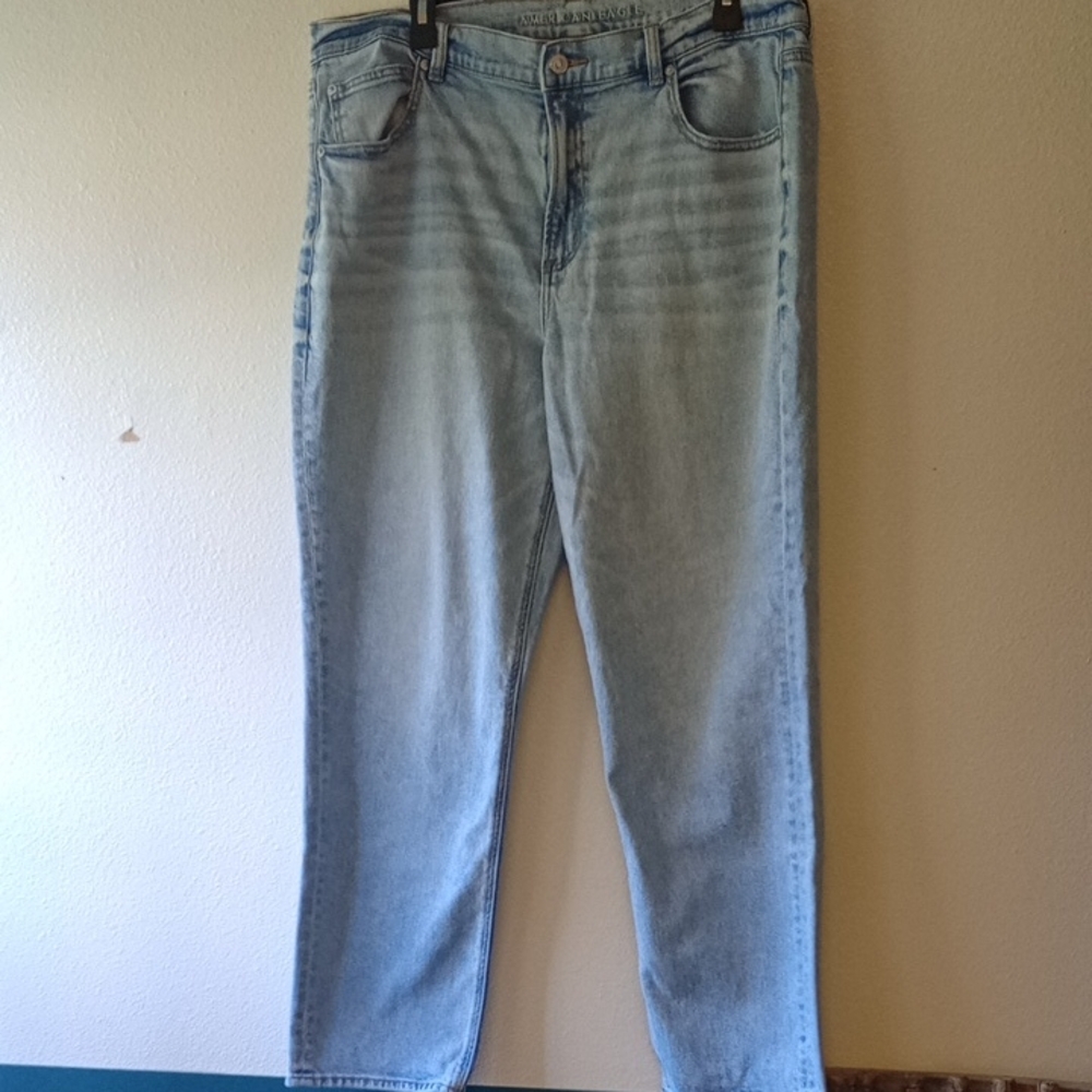 American Eagle Stretch Straight Mom Light Wash Jeans High Rise Straight Size 18